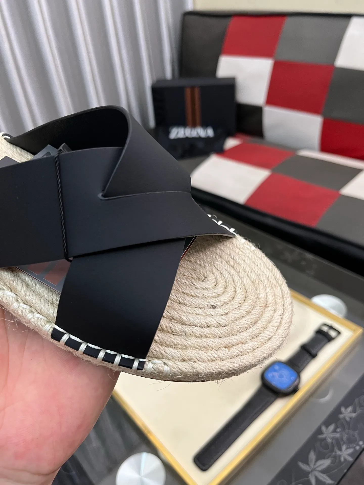 Men's shoes 💰320⌚️⌚️《HERMES》Hermès 💁♂️Men's casual slippers, compare the quality at the counter🧚🏿♂️ The upper layer has a stone pattern with clear texture, showing high-end, high-end, comfortable to wear and versatile. Purely hand-pulled, raw rubber breathable outsole, breathable and comfortable lambskin lining, 100% comfortable density, original rubber outsole wear-resistant code number 38-44. Can be customized 45-46-47
